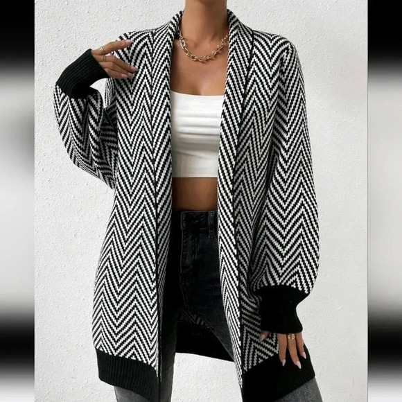 Chevron Pattern Lantern Sleeve Cardigan - Picture 2 of 5